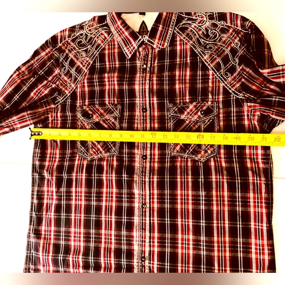 Men's Roar Enough Excuses L Button Down Red Checkered Long Sleeve Shirt - Picture 11 of 12